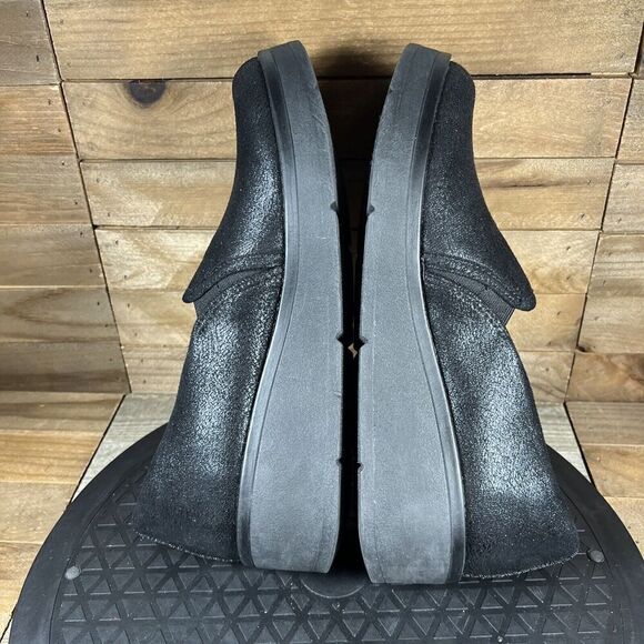 Bzees Womens Size 6.5 Free Spirit Crackled Black Slip In Wedge Heel Shoes - Picture 8 of 10